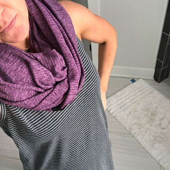 Lululemon vinyasa scarf - Picture 2 of 4